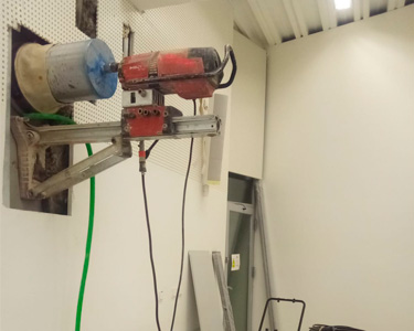 Perforaciones de gran diámetro en laboratorios con limpieza extrema.